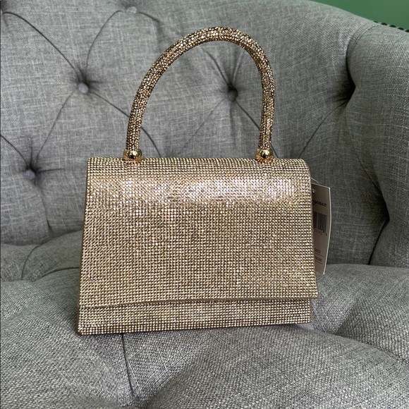 Elegant Gold Evening Handbag - Picture 3 of 9